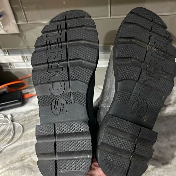 Sorel Lennox Chelsea Woman Waterproof  Gray Leather Ankle boots sz  9.5 Snow. - Picture 5 of 9